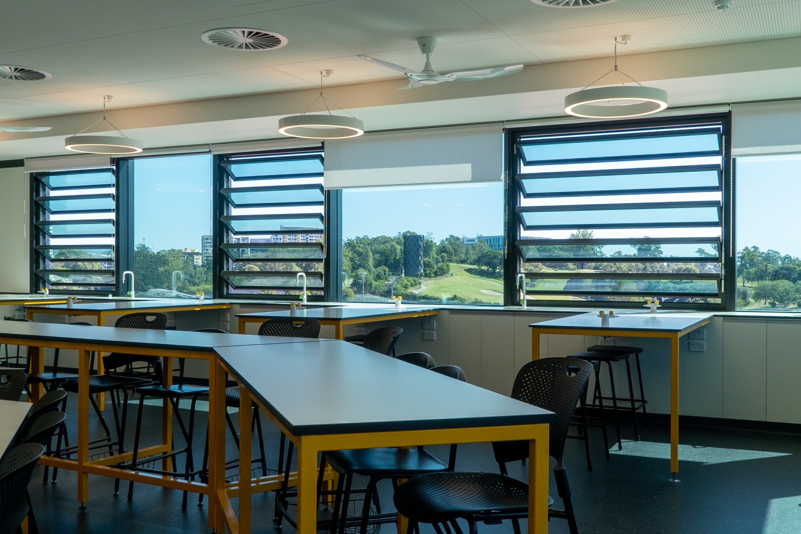 BT90 thermally broken glass louvre windows at Brisbane Girls Grammar School