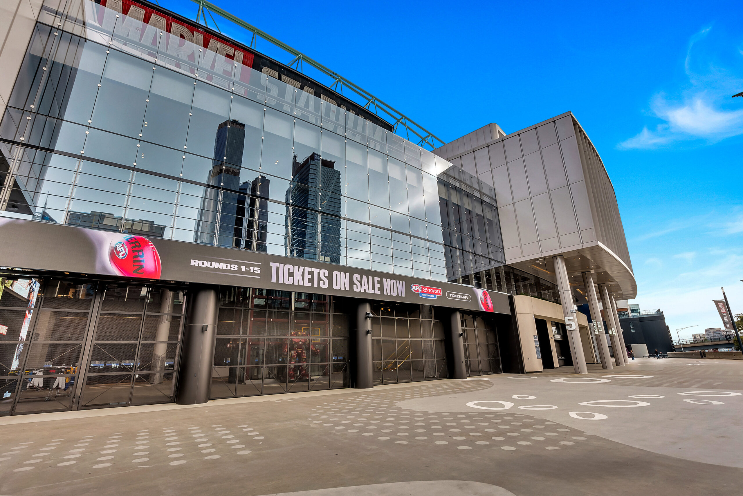LF550 large-format glass louvres at Marvel Stadium, Melbourne