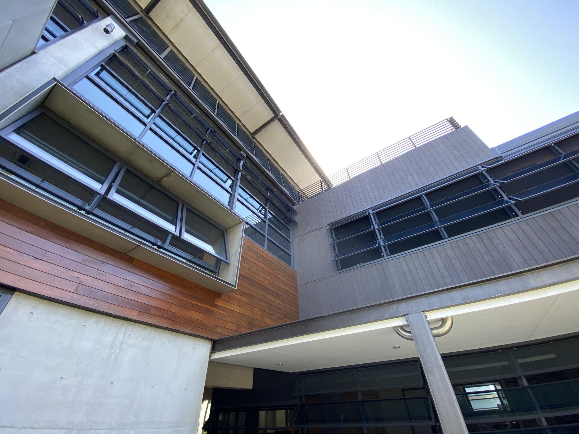 Northern Beaches Christian School facade with CDC-driven awning windows and MP2 glass louvres in Sydney